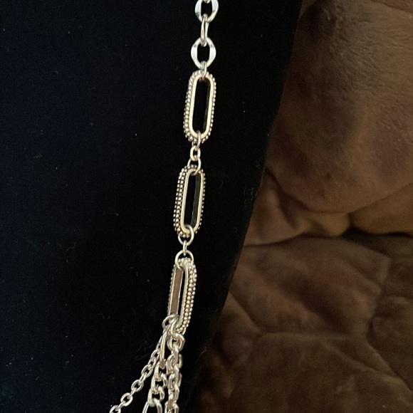 Silver tone chain necklace - Picture 2 of 4